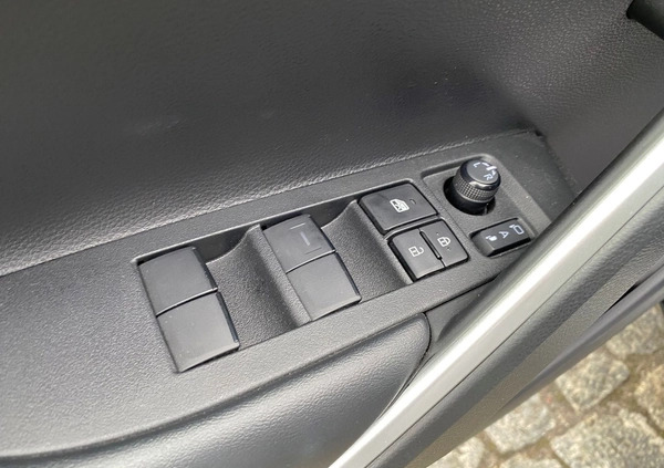 Toyota Corolla Cross cena 166900 przebieg: 17137, rok produkcji 2022 z Margonin małe 211